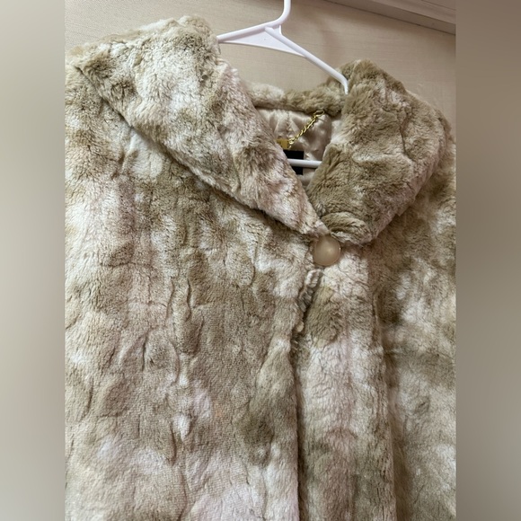 Dennis by Dennis Basso Faux Fur Jacket Women’s Large Neutral Plush Coat - Picture 2 of 10